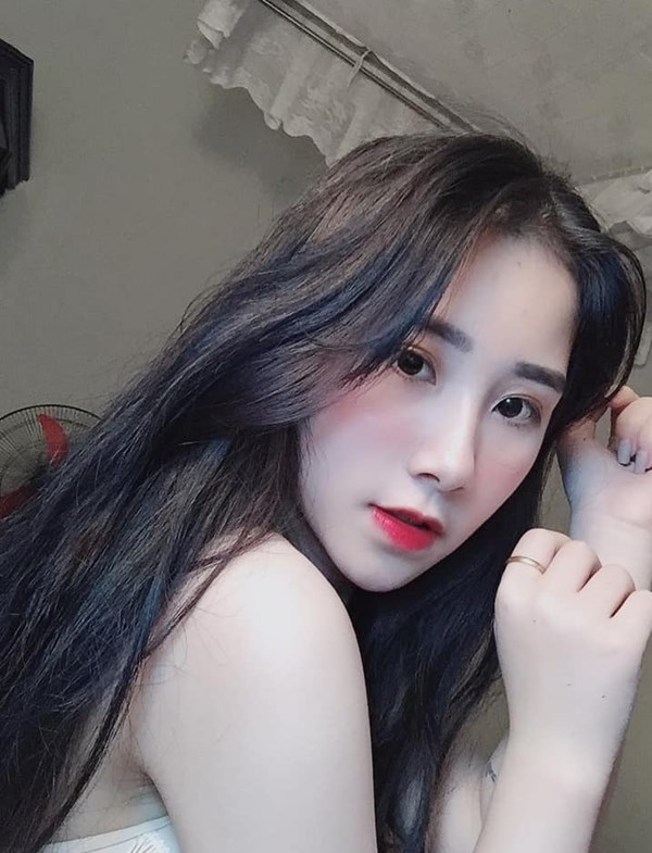 Ngắm nhan sắc hot girl tiktok cô vợ quốc dân Tiểu Hý